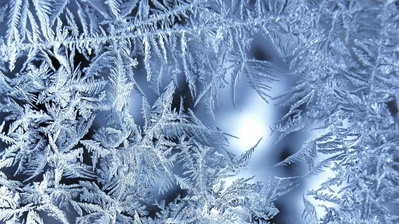 white color, close-up, environment, snow, day, frosted glass  hqx, snowflake, crystal, backgrounds, cold temperature, winter, beauty in nature, pattern
