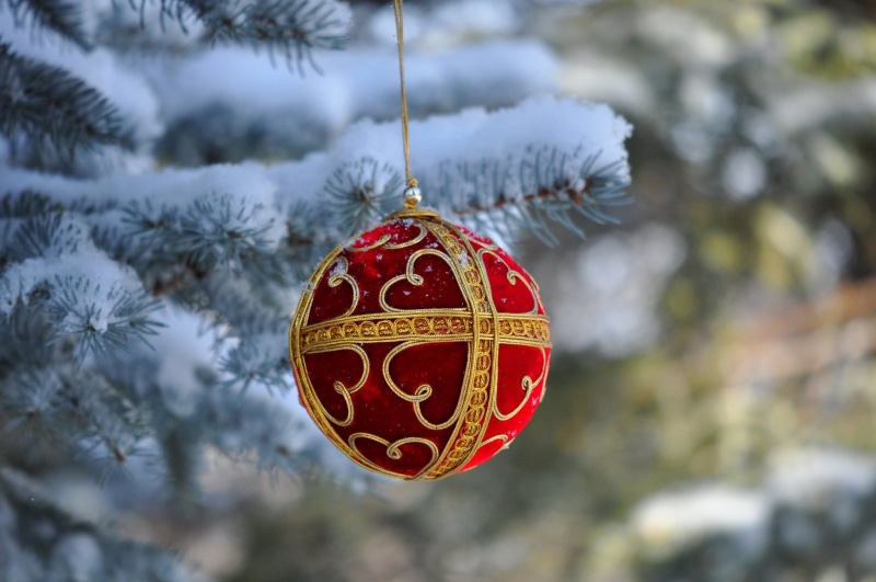 ball, decoration, New Year, gold, red, Christmas, new, bauble, year, 1080P, snow