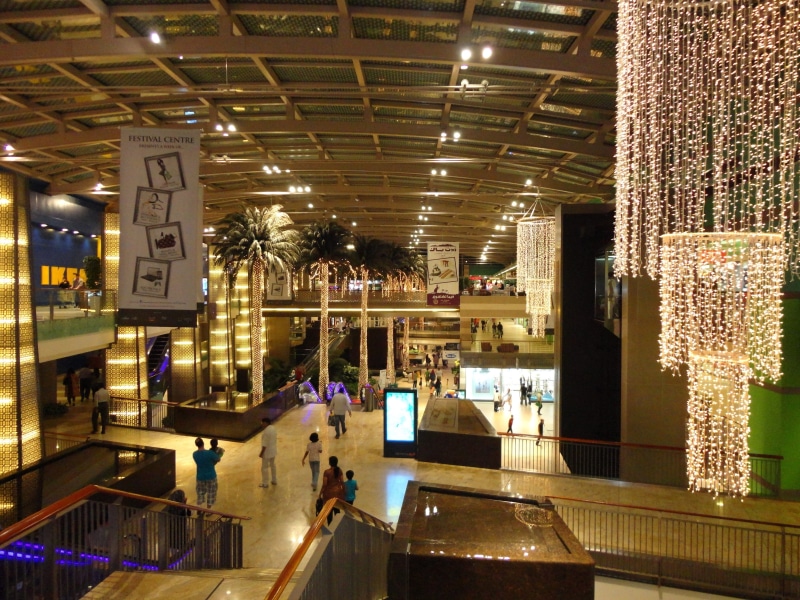 day, plant, men, indoors, modern, illuminated, Shops, real people, people, walking, built structure, luxury, no people, 2K, architecture, Dubai, interior