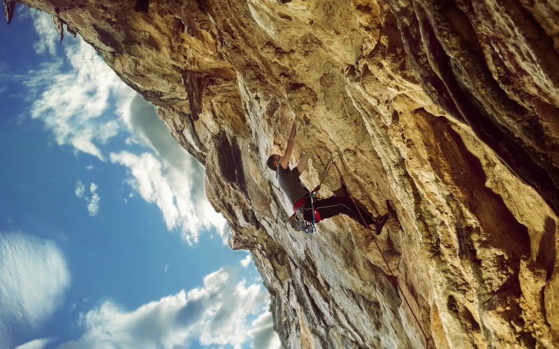 climbing, courage, lifestyles, sport, challenge, full length, leisure activity, outdoors, sports, man, activity, 1080P, rock climbing, extreme sports