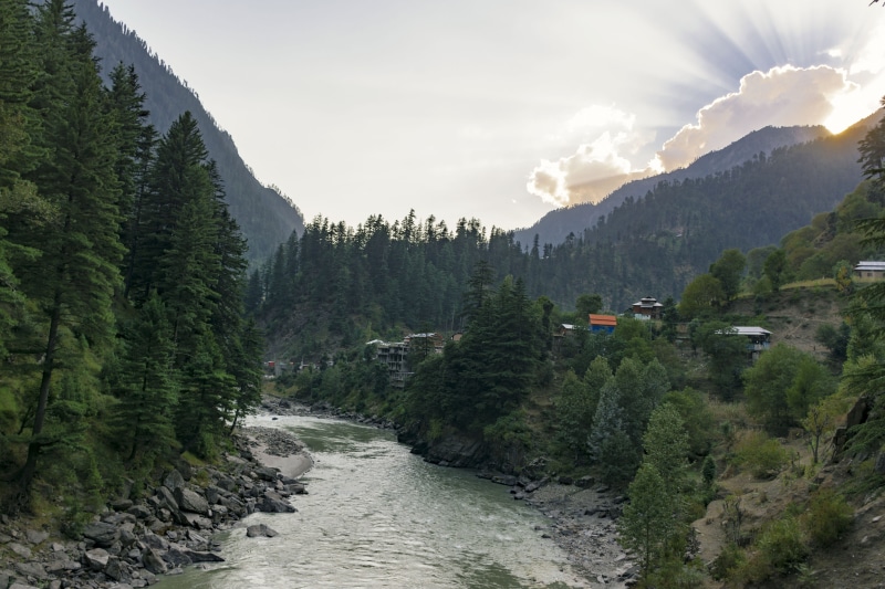 environment, water, beauty in nature, flowing, 5K, nature, green color, day, flowing water, cloud - sky, sky, non-urban scene, mountain, land, mountain range
