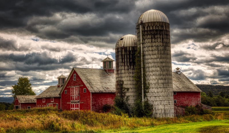 grass, history, clouds, new england, cloud - sky, 4K, built structure, rural, storm, dark clouds, outdoors, silos, mood, building, hdr, plant, architecture