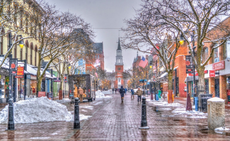 vermont, outdoors, the way forward, tree, diminishing perspective, direction, snowing, city street, holiday, 5K, rain, leisure, built structure, building exterior