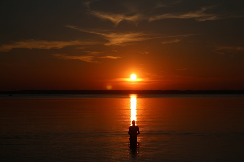 nature, horizon over water, horizon, 2K, sunset, reflection, idyllic, tranquil scene, idyll, chiemsee, bank, orange color, silhouette, men, sky, waterfront