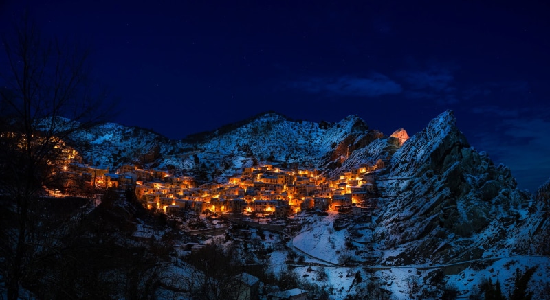 landmarks, hdr, turned, homes, panorama, outdoors, illuminated, scenics - nature, resort, built structure, filled, residential building, italy, snow, no people