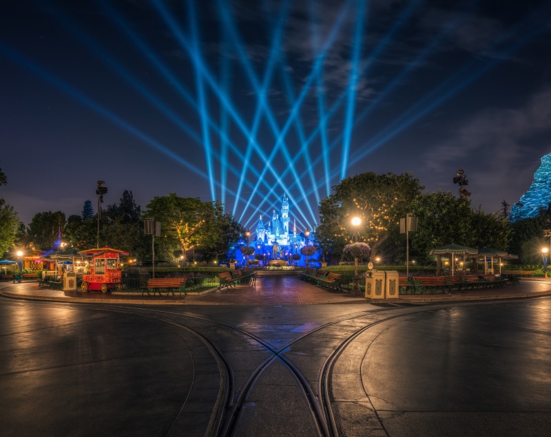 lighting equipment, light beam, Walt, transportation, trolley, Carriage, Tracks, 5K, United States, mode of transportation, building exterior, built structure