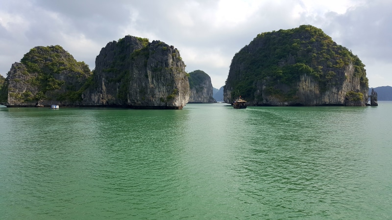 rock - object, travel, bay, tourism, solid, nature, Viet Nam, sea, rocks, lagoon, tranquil scene, tranquility, turquoise colored, trip, beauty in nature