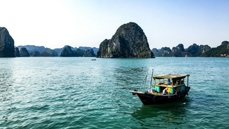 nature, sea, halong bay, rock, islet, landscape, water, cliff, tourism, sky, 4K, vacation, boat, mountain, bay, asia, island, vietnam