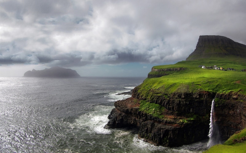 Rocks, falls, Atlantic, green, Mountain, 1080P, Islands, Clouds, water, Storm, cliff, Waterfall, Faroe