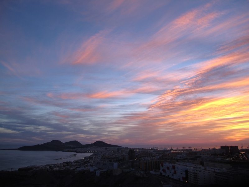 tranquil scene, mountain, building, built structure, horizon, city, sunset, water, dawn, yellow, rosa, sky, 2K, sea, landscapes, architecture, tranquility