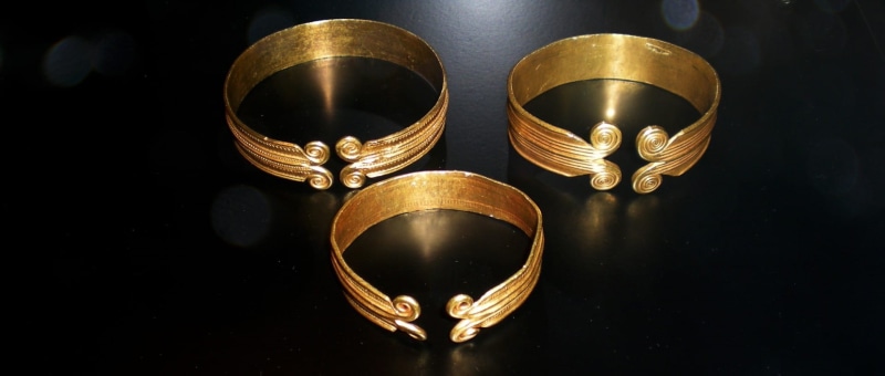 expensive, treasure, religion, studio shot, gold colored, adornment, ring, colored, historical, wine, still life, barrel, bracelet, small group of objects