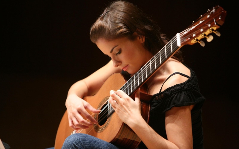 perform, beautiful, 2K, guitar, vidovic, young, ana