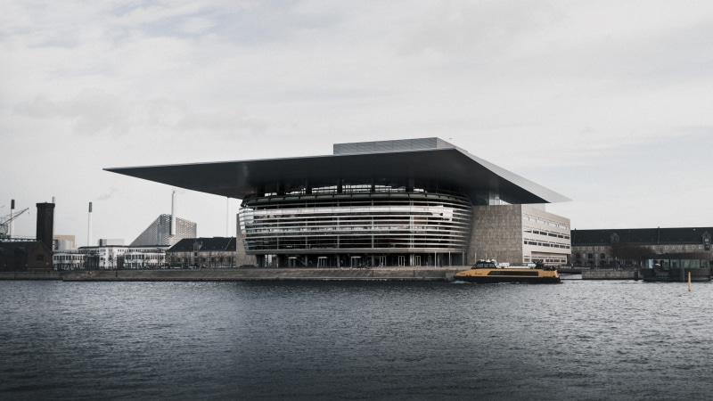 river, operaen, royal opera, day, ship, built structure, no people, travel, cloud - sky, daytiem, rippled, københavn, transportation, architecture, boat