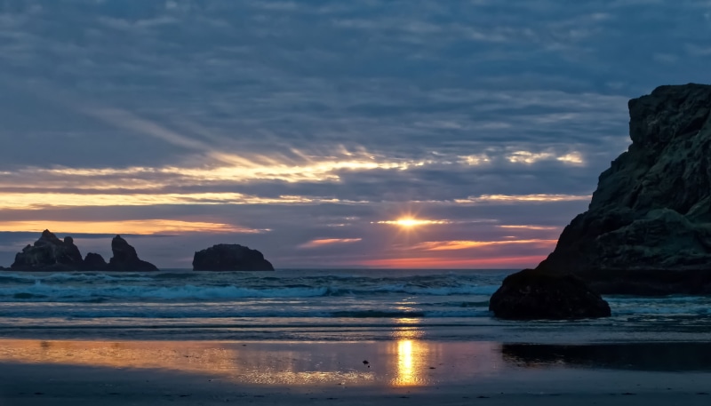 sea, nature, horizon over water, outdoors, tranquility, beauty in nature, sky, rock formation, 5K, land, united states, sunset, bandon beach, ocean sunset