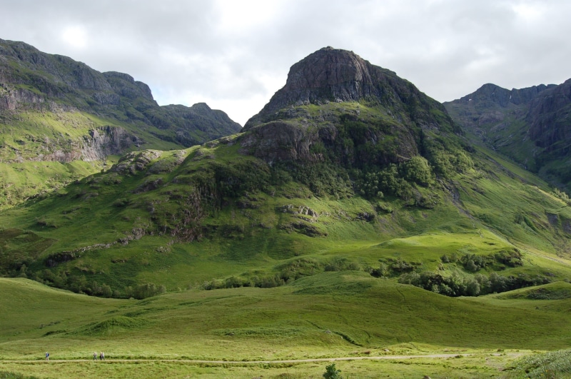 day, mountain range, tranquility, glen, tranquil scene, non-urban scene, scottish, 2K, cloud - sky, landscape, outdoors, idyllic, remote, glencoe, nature