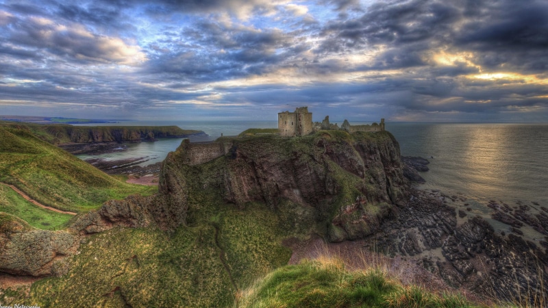 sea, ruin, cloudy, 4K, bay, sky, cloud, castle, promontory, scenery, rock, scotland, dunnottar castle, highland, landscape, headland, stonehaven, cliff
