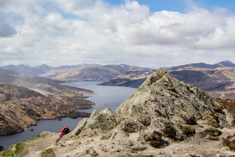 ben aan, non-urban scene, rock, adventure, tourism, cloud - sky, beauty in nature, nature, 4K, real people, leisure activity, tranquil scene, day, tranquility