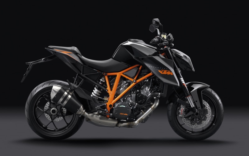 r, KTM, land vehicle, k, 1290, studio shot, mode of transportation, reflection, copy space, wheel, single object, metal, chrome, parking, motorcycle, still life