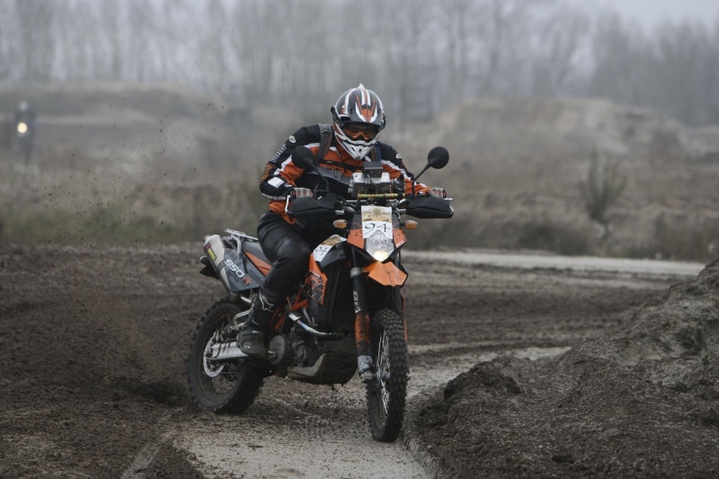 nature, black, motorcycle, super enduro, racing, ride, land, land vehicle, outdoors, bike, 1080P, crash helmet, real people, dirt, riding, clothing, men