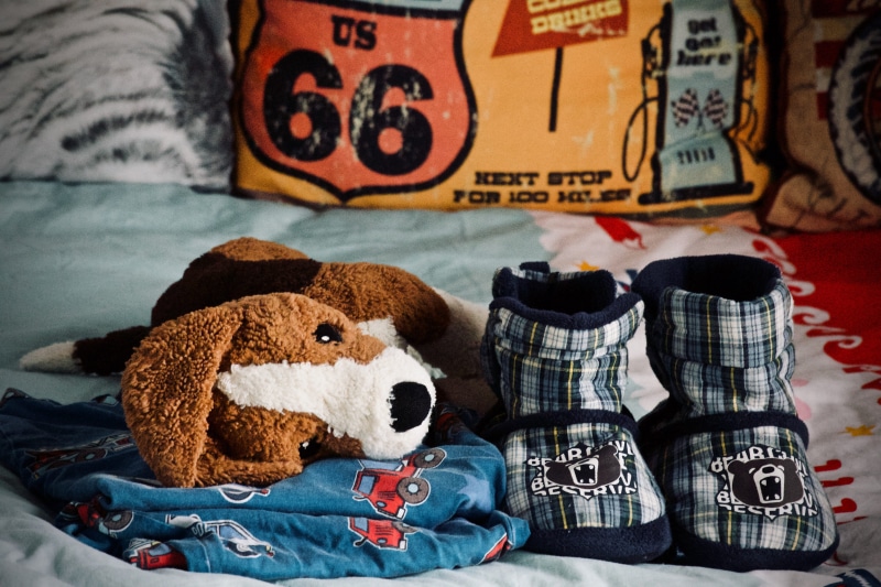 pillow, tenderness, dream, home interior, furniture, fatigue, communication, relaxation, slippers, clothing, rest, guy, mammal, 5K, indoors, soft, stuffed toy