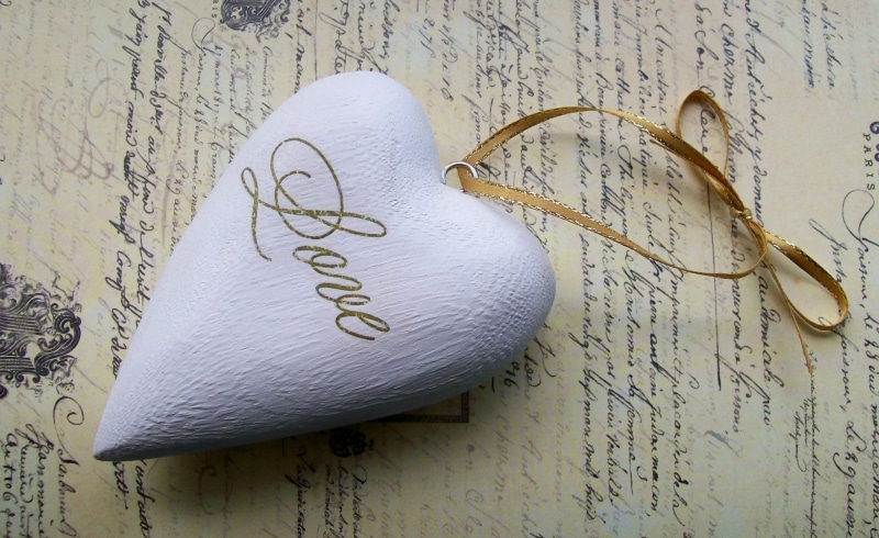 pendant, heart, creativity, wall - building feature, still life, purple, floral pattern, heart shape, Love, table, close-up, white color, positive emotion