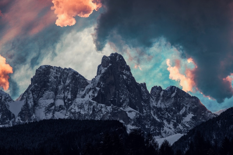 non-urban scene, travel, summer, cloud - Sky, tree, majestic, land, national Landmark, smoke - physical structure, environment, geology, famous Place, mountain Ridge