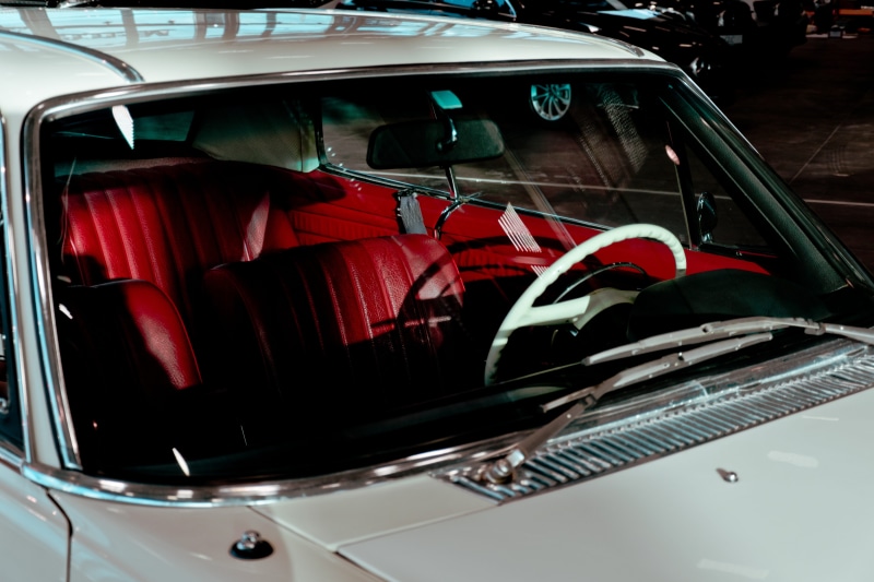 oldtimer, mode of transportation, retro styled, autos, glass - material, gold-metalic, no people, 5K, land vehicle, automotive, indoors, close-up, mercedes-benz