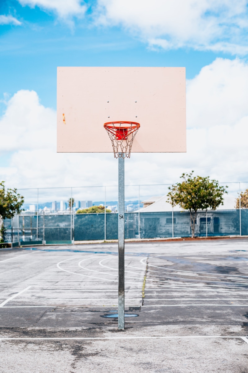 built structure, no people, street, sport, net - sports equipment, basketball - sport, 5K, basketball, city, sky, net, hoop, court, cleared, white, sunlight