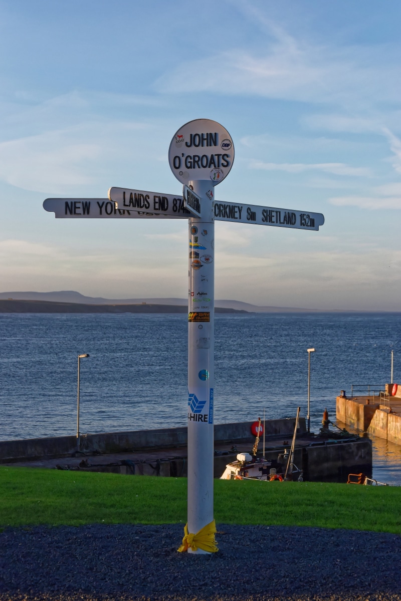 western script, john ogroats, tourism, 5K, day, horizon over water, shetland, coastal, information sign, blue, harbor, land, sign, attraction, town, lands end