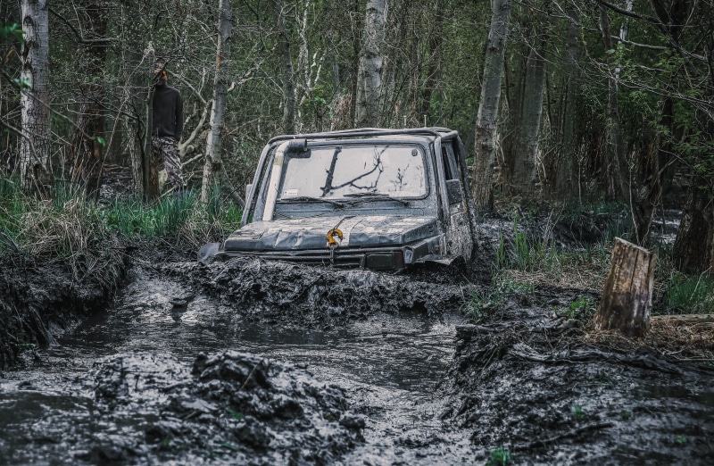 messy, obsolete, land, tree, rally, scenery, run-down, 4K, deterioration, automotive, off-road rally, outdoors, the vehicle, trip, local, trunk, field