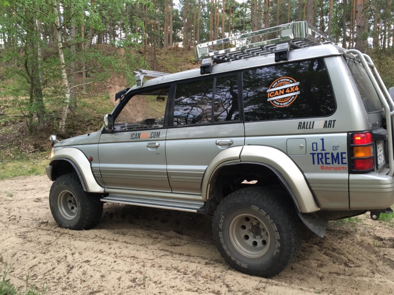 vintage, the vehicle, car, all-terrain vehicle, nature, 4 x 4, day, 2K, tree, travel, pajero, retro styled, off roader, mitsubishi, outdoors, off-road driving