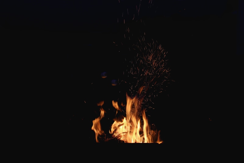nature, fire, marshmallow, fire - natural phenomenon, camp, flame, wood - material, black, bonfire, outdoors, copy space, camp fire, motion, smoke, time