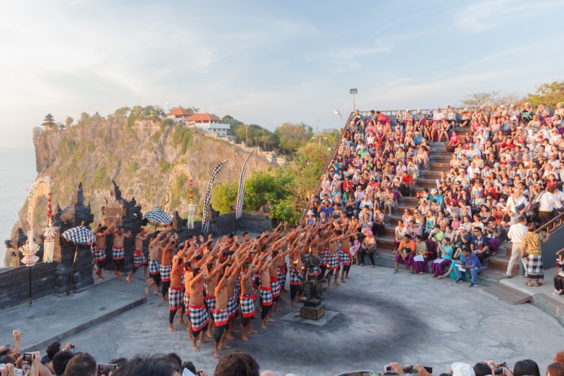 leisure activity, lifestyles, city, holiday, tradition, indonesia, men, ocean, uluwatu, real people, cloud - sky, large group of people, nature, feuertanz