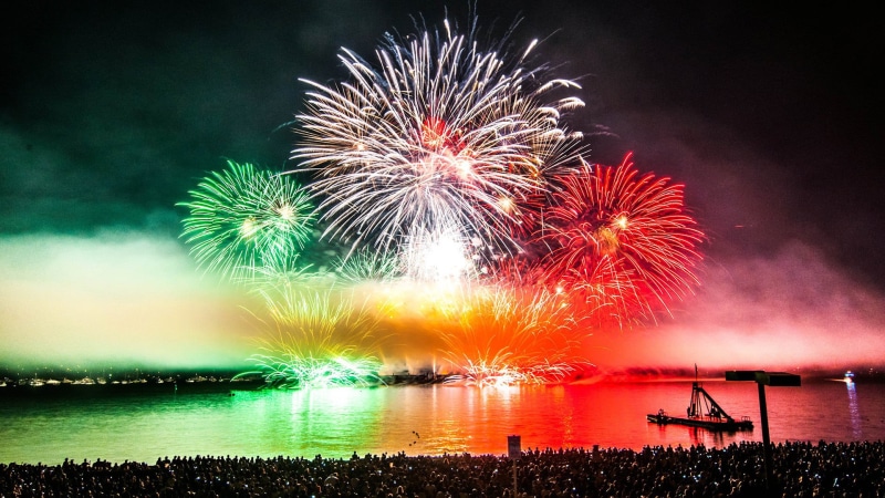 water, explosive, celebrate, colors, light, yellow, illuminated, reflection, firework display, art, no people, night, new years eve, festival, black, long exposure