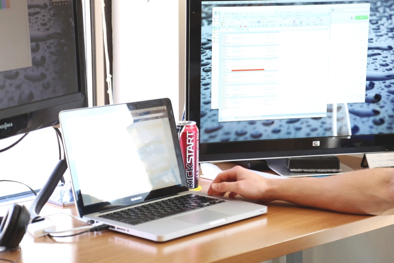 start-up, furniture, human body part, desk, communication, energy drink, keyboard, computer monitor, workplace, home office, hp, notebooks, technology