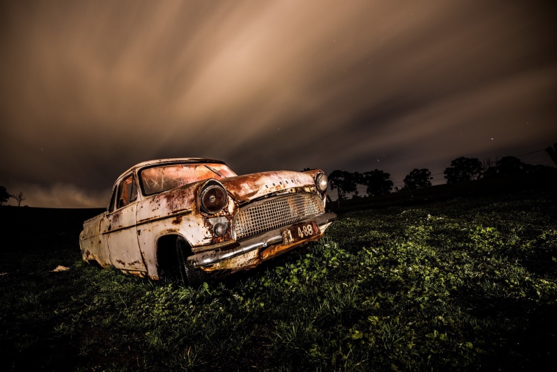 obsolete, land, vehicle, mode of transportation, decline, motor vehicle, outdoors, field, nature, old, no people, cloud - sky, car, deterioration, 2K