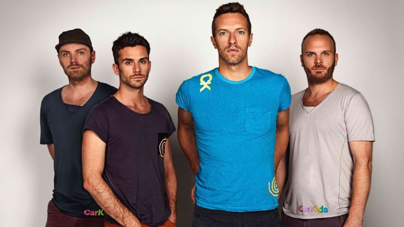 beard, young men, group of people, arm around, young adult, front view, t-shirt, friendship, looking at camera, males, male friendship, 1080P, standing