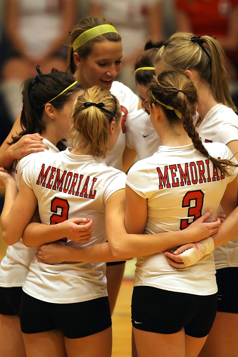 fun, females, volleyball, friends, smile, sport, communication, women, leisure activity, teens, happy, child, sports, forming, arm around, focus on foreground
