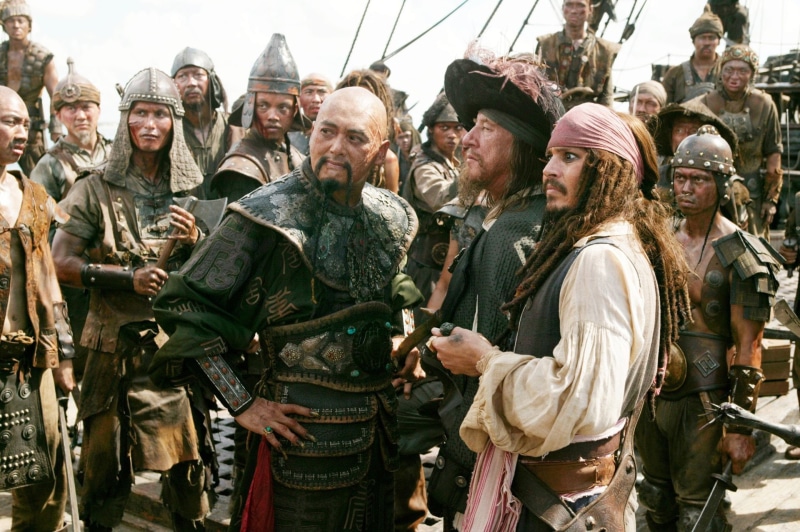 Geoffrey Rush, Johnny Depp, outdoors, sculpture, group of people, Jack Sparrow, Pirates Of The Caribbean, crowd, real people, 1080P, standing, government