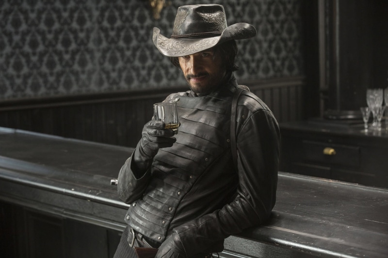 TV Series, Rodrigo Santoro, leather clothing, glass, Hector Escaton, cowboy hats, celebrity, alcohol, leather armor, looking into the distance, Scotch