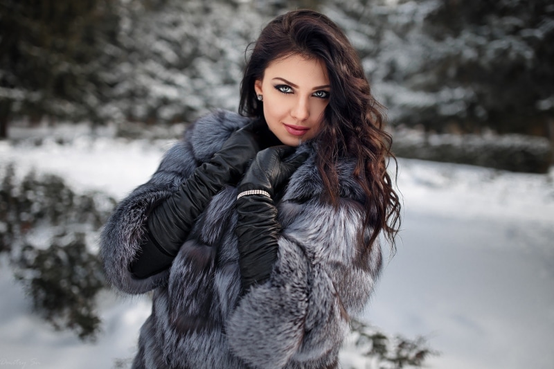 winter, 1080P, women outdoors, depth of field, fur coats, gloves, fur, portrait, black gloves, glamour women, coats, snow, women