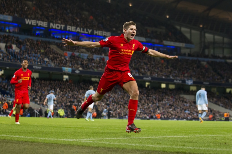 incidental people, sports uniform, shorts, sportsman, soccer field, athlete, grass, Barclays, soccer player, red, men, crowd, stadium, conquering adversity