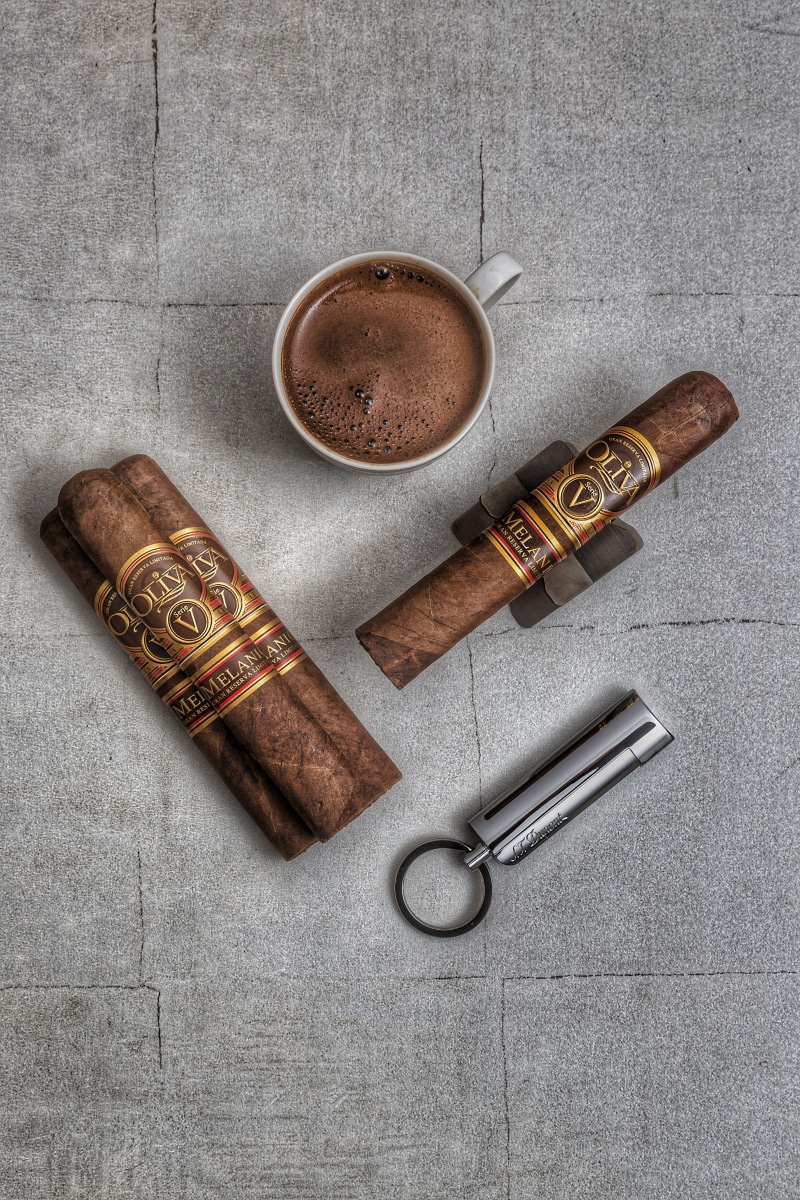 coffe, mug, gray background, coffee - drink, serie v, cigar, gray, cigars, cup, 5K, coffee cup, coffee, table, drink, directly above, food, no people