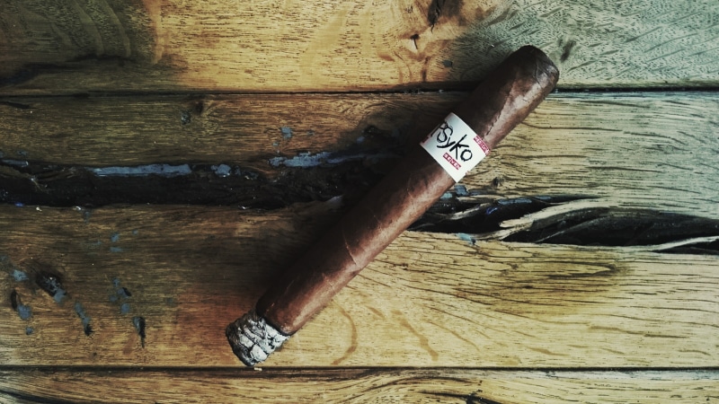 human leg, Ventura Cigars, cigars, lifestyles, 2K, men, one person, body part, leisure activity, human body part, high angle view, human limb, real people