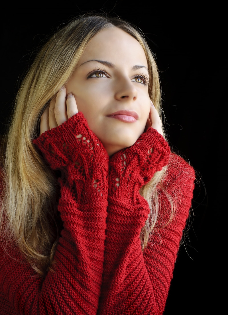 young women, warm clothing, looking at camera, daydreamer, warmly, wool, young adult, teenager, cold, clothing, young, pretty, sweater, hair, red, adult