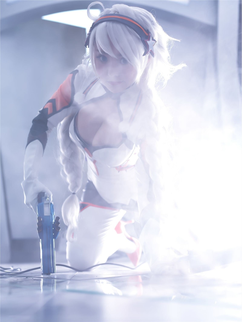 studio shot, front view, motion, dancing, technology, futuristic, clothing, indoors, Guns Girl - School Day Z, Kiana Kaslana, young adult, females, adult