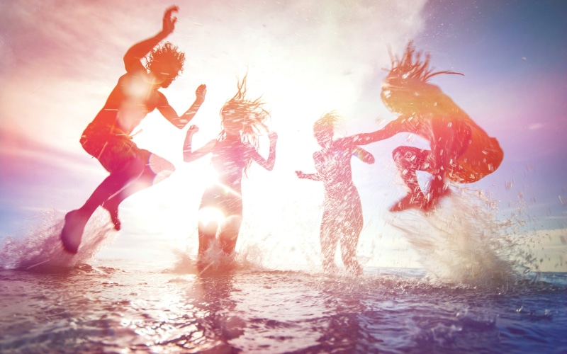 squirt, jump, diving, stay, guys, bathing, the ocean, tan, fun, water, 2K, August, light, the sky, people, summer, friends, resort, sea, the sun, girls