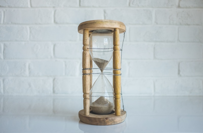 glass, hour glass, the Past, close-up, balance, hour, old, focus on foreground, wooden frame, built structure, hourglass, day, 4K, glass - material, no people