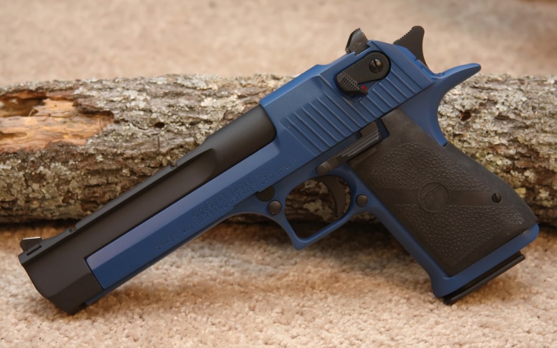 Gun, land, still life, isolated, blue, automatic, handgun, technology, single Object, sign, communication, 2K, close-up, security, danger, outdoors, Desert Eagle