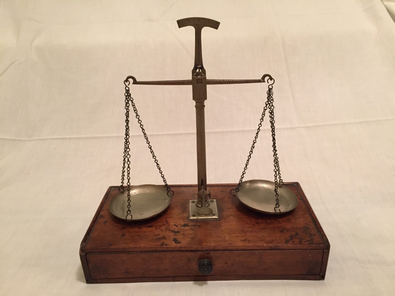 no people, Scales Of Justice, weight Scale, wood - material, Weigh In, metal, instrument of measurement, old, indoors, balance, decisions, equal, even
